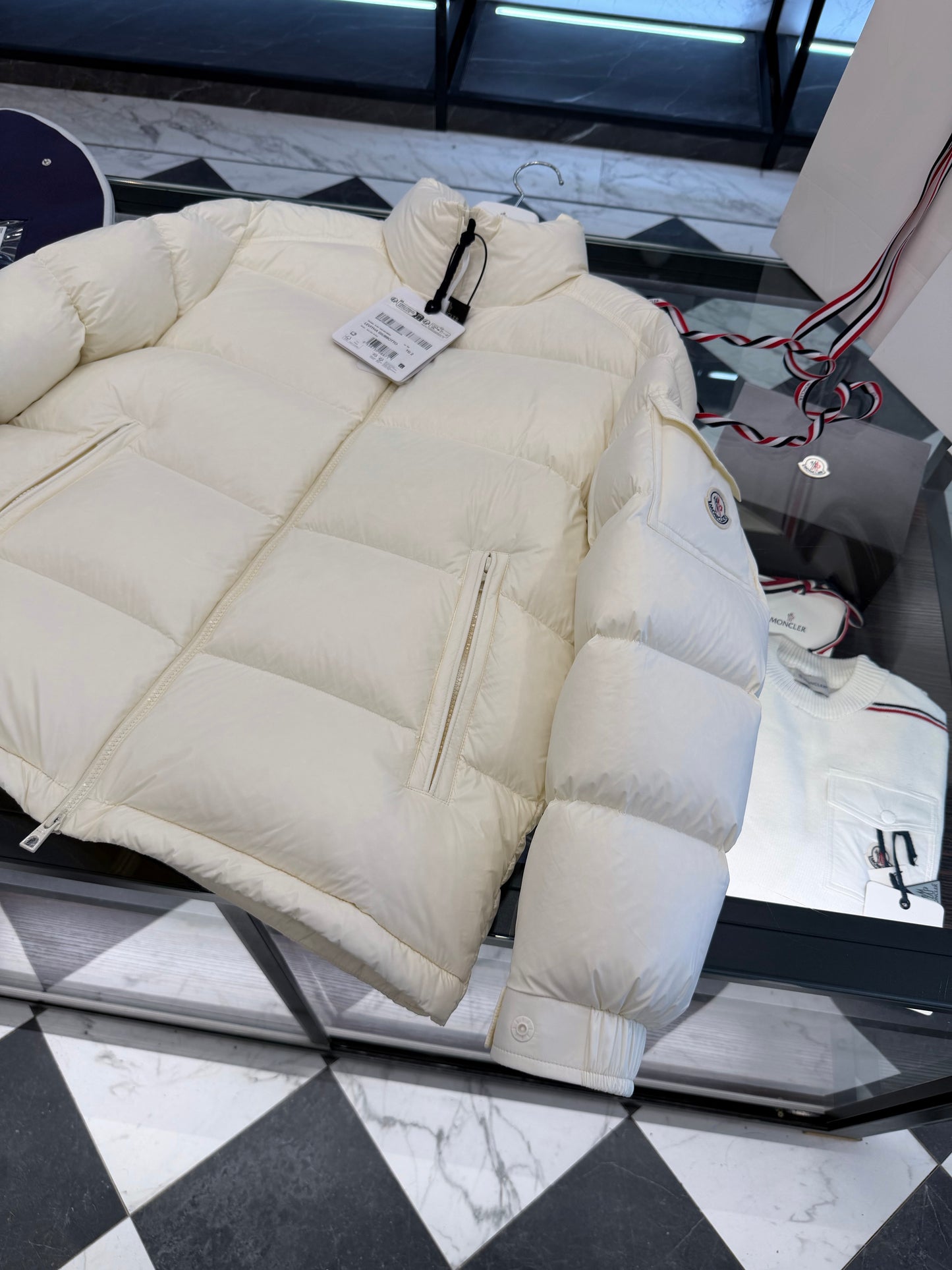 Moncler Levitha Hooded Short Down Jacket "White"