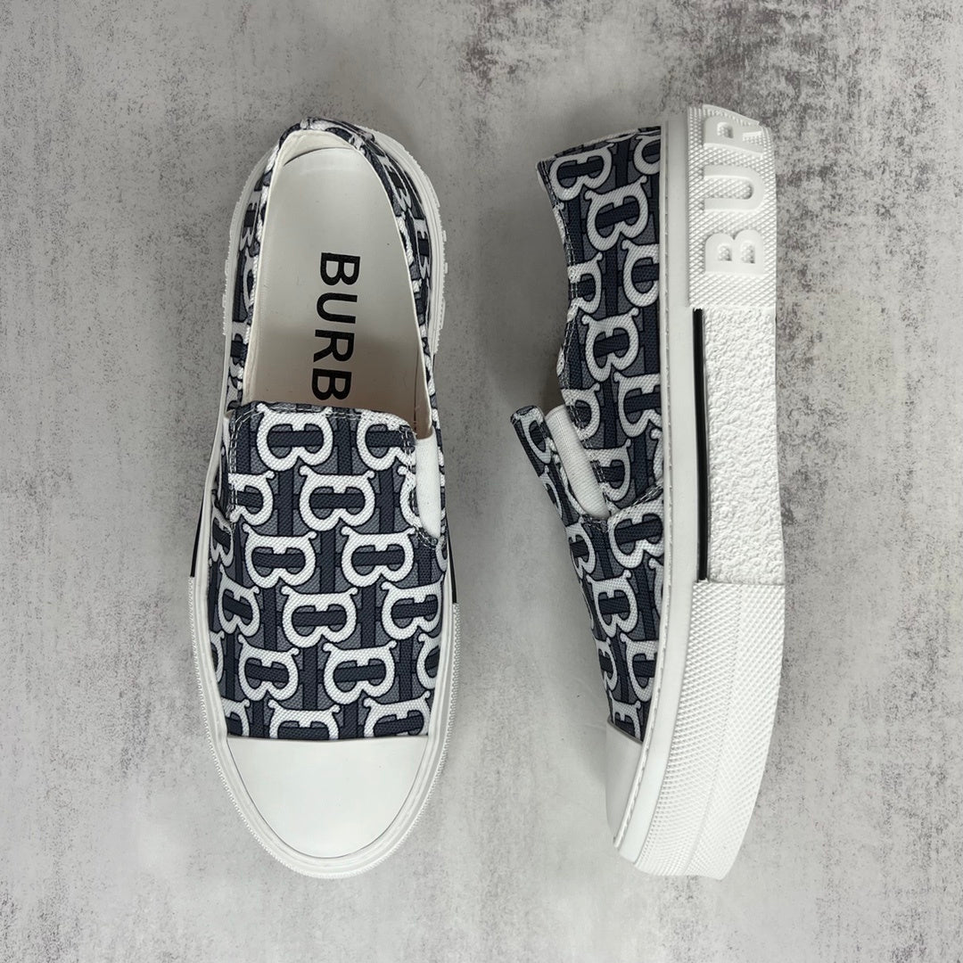 Burberry Slip-On "Grey-White Monogram"
