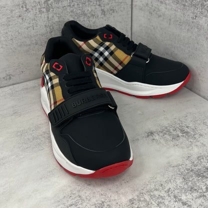 Burberry Ramsey "Black-Beige-Red"