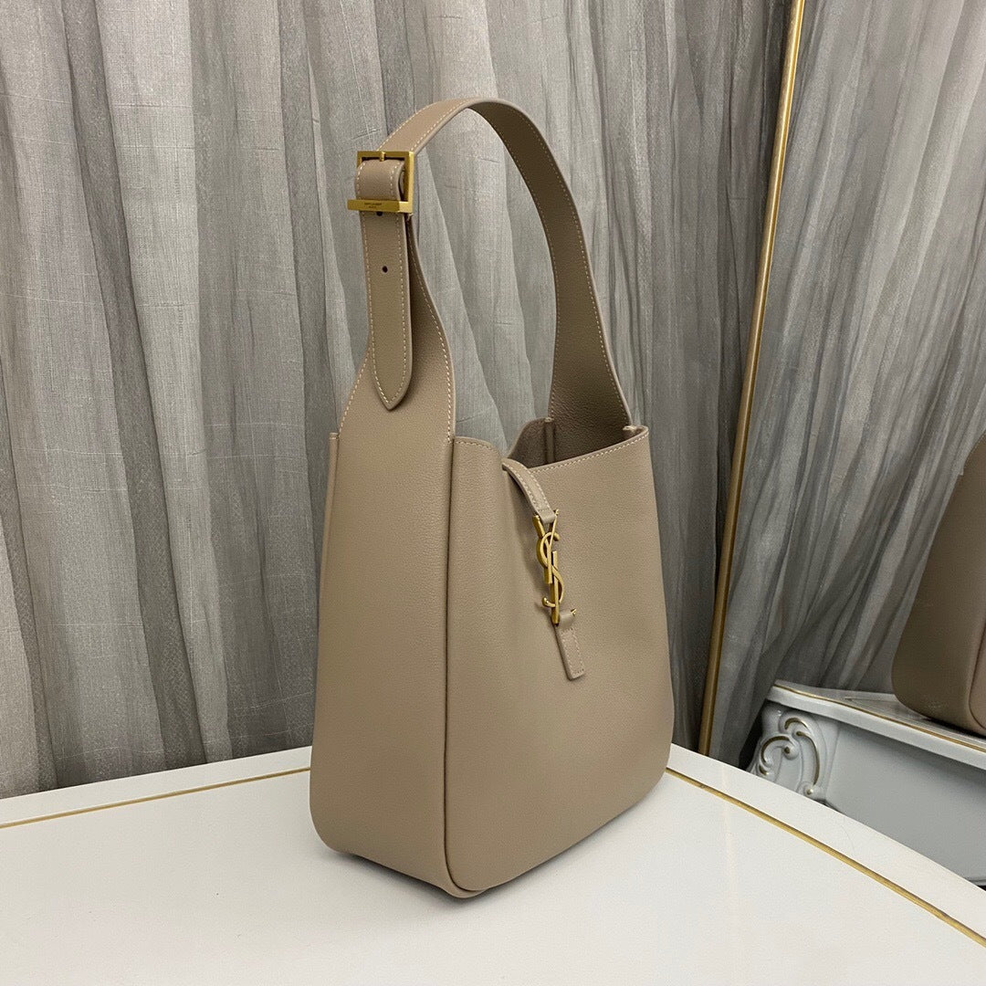 Saint Laurent Le 5 À 7 Supple Small in Grained Leather