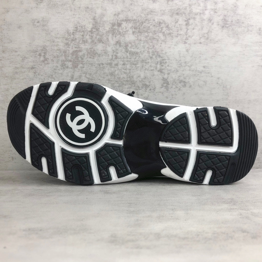 Chanel Interlocking CC "Black-Grey"