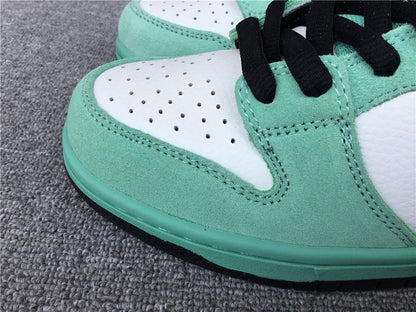 Nike Dunk SB Low "Sea Crystal"