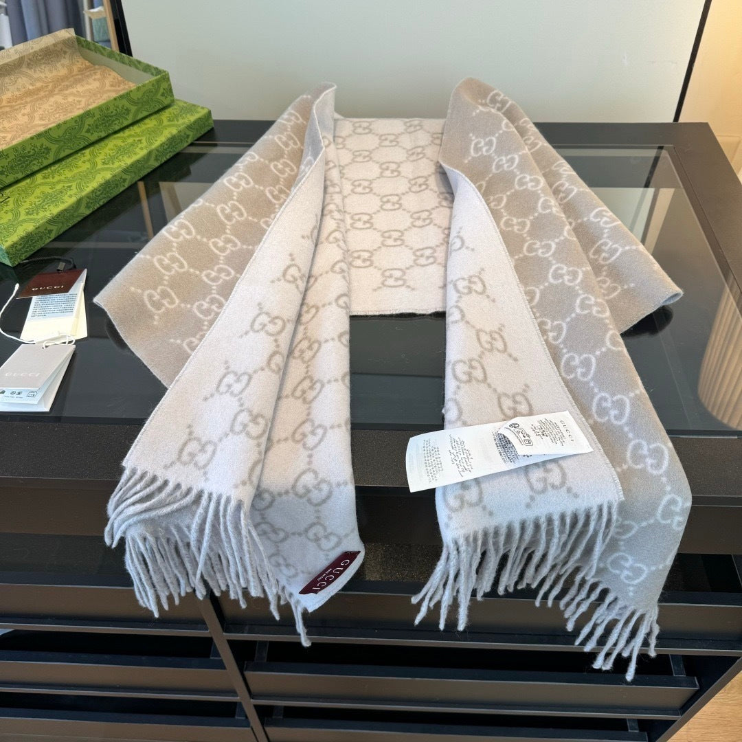 Gucci GG Cashmere Scarf "Grey-White"