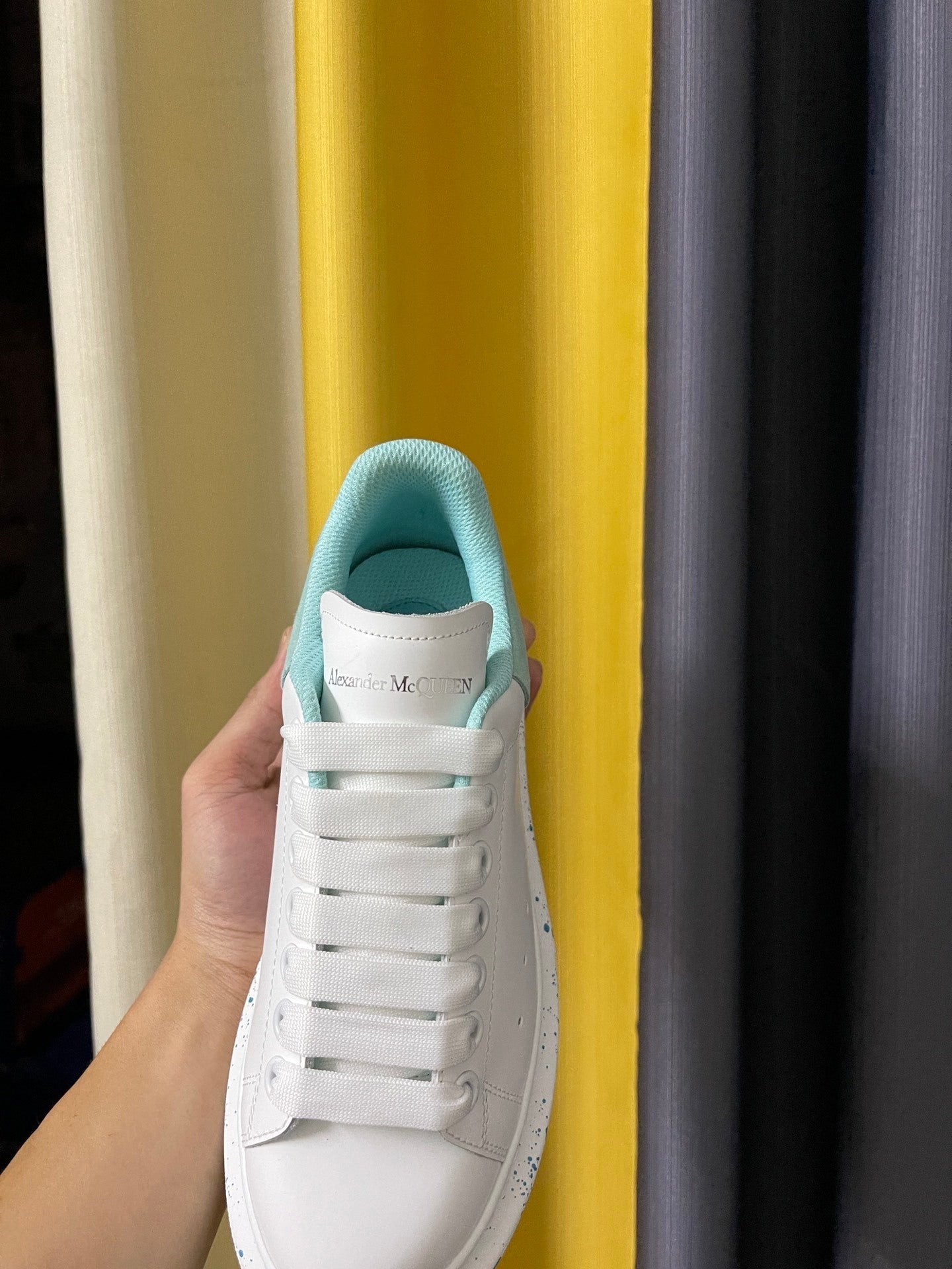 Alexander McQueen Oversized "White-Aquamarina"