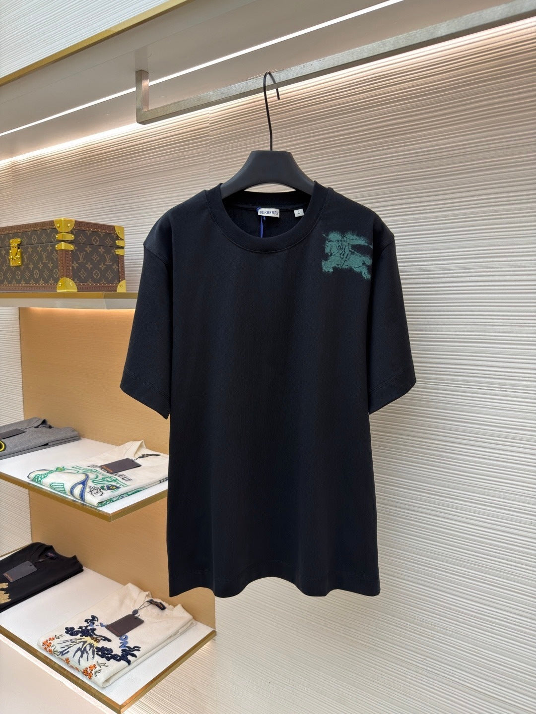 Burberry Equestrian Knight Cotton T-Shirt "Black"