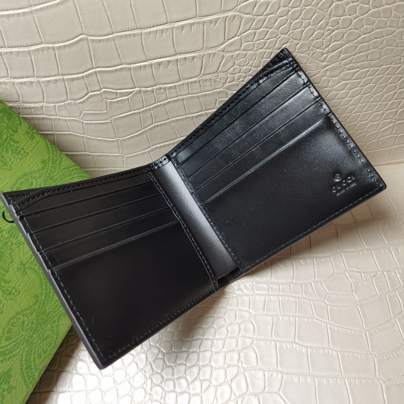 Gucci GG Marmont Bi-Fold Wallet