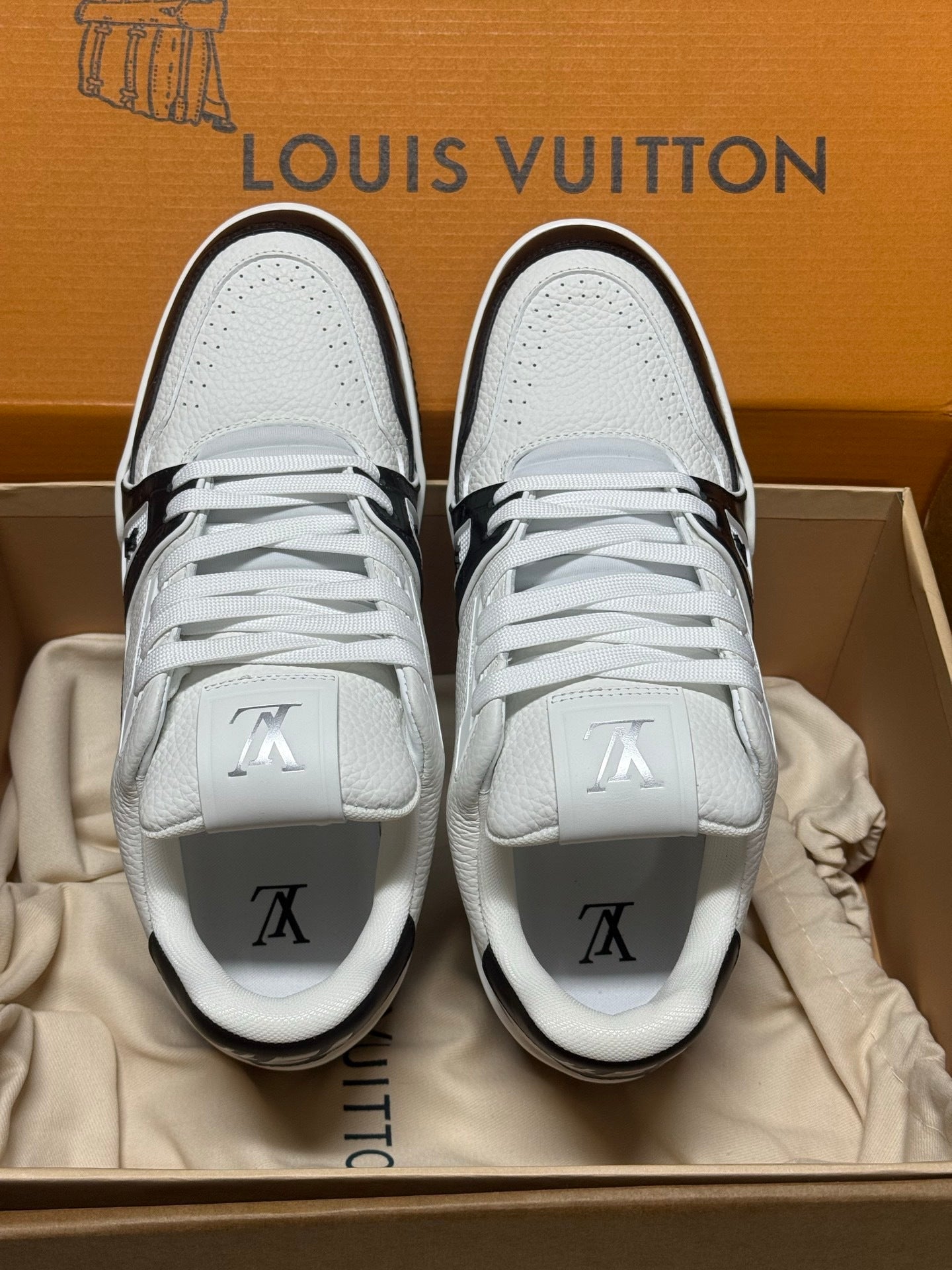 Louis Vuitton LV Trainers "White-Black Crocodile"