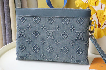 Louis Vuitton Pochette To Go "Monogram Washed Denim"