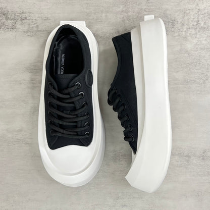 Bottega Veneta Jumbo "Black-White"