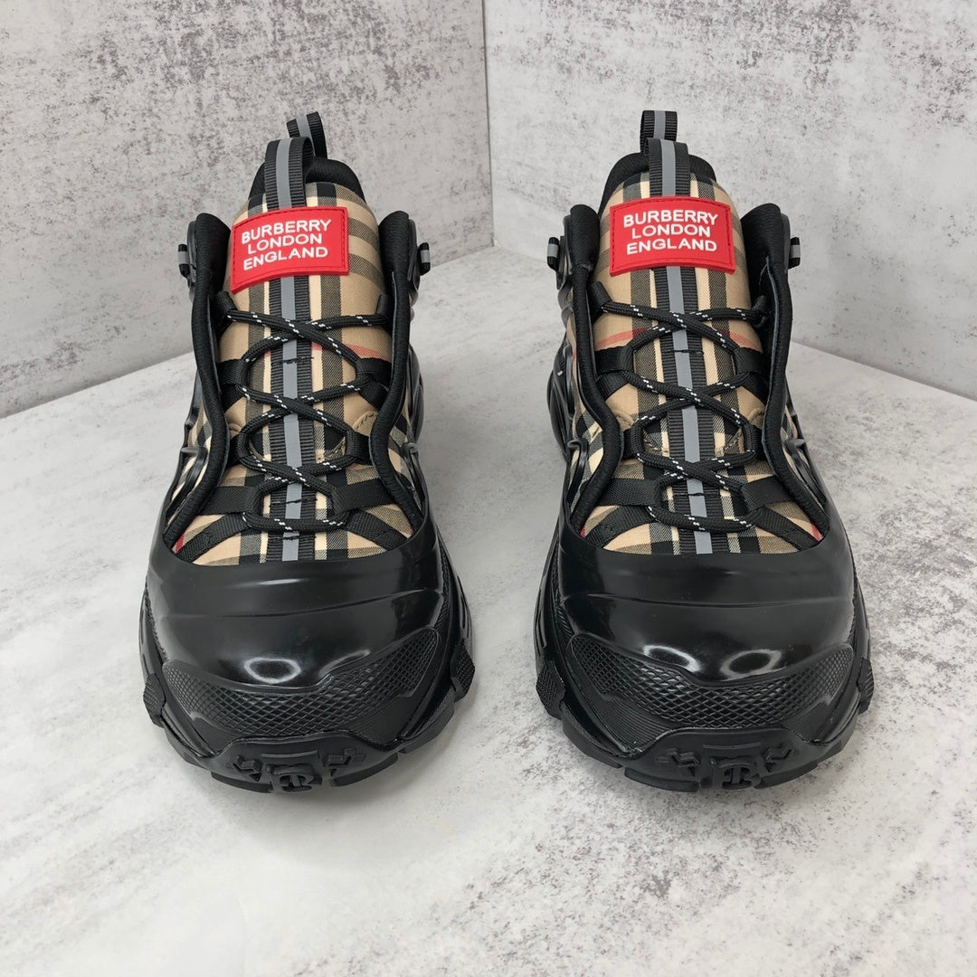 Burberry Arthur "Black-Vintage"