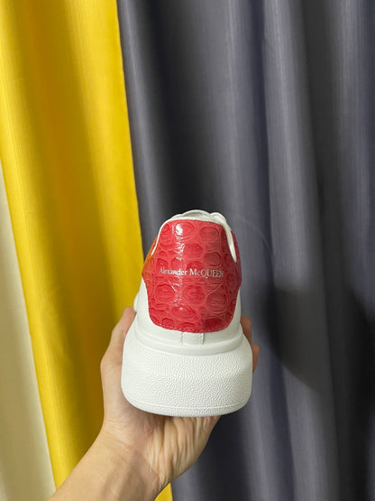 Alexander McQueen Oversized "White-Red Croc Effect"