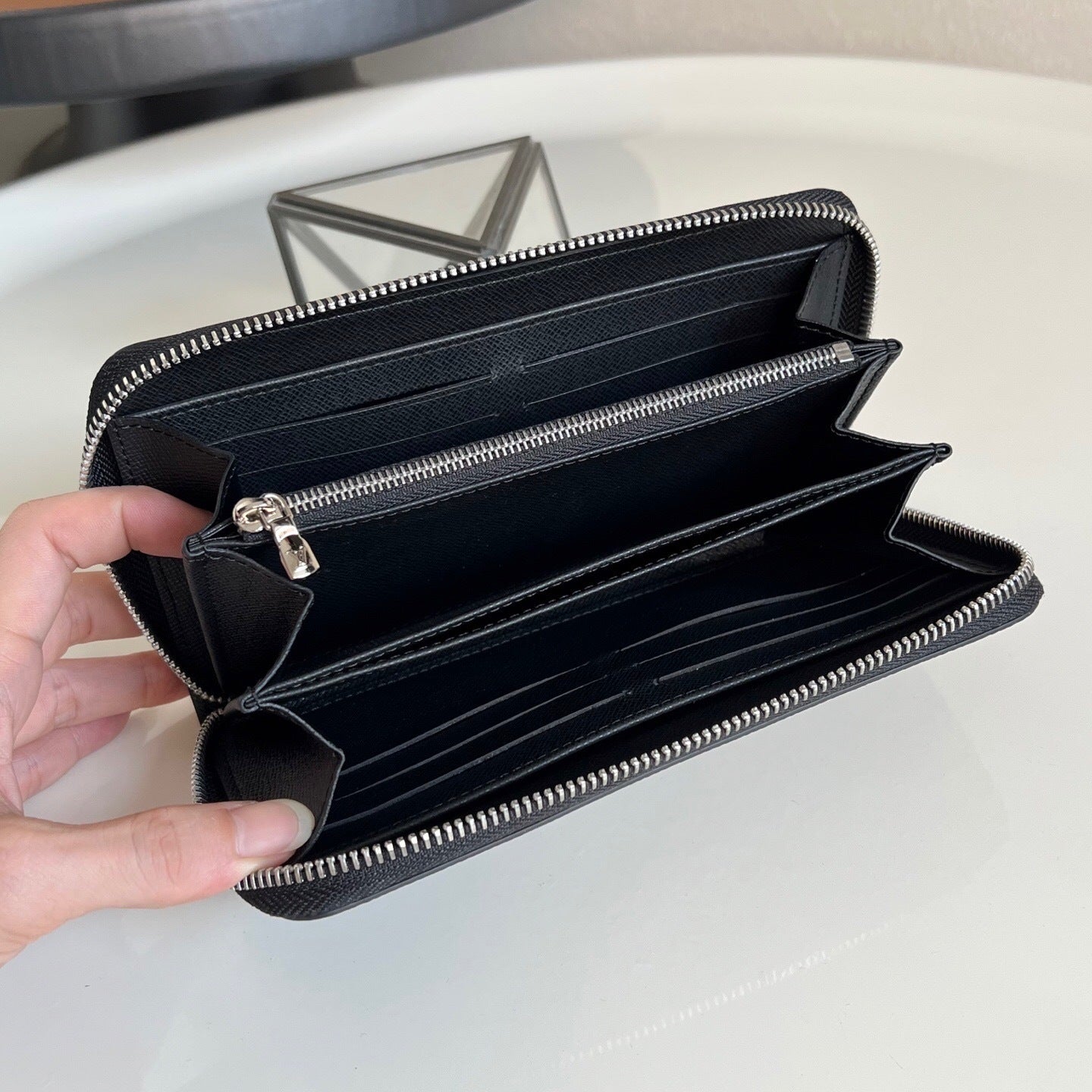 Louis Vuitton Zippy Wallet "Taiga Leather"