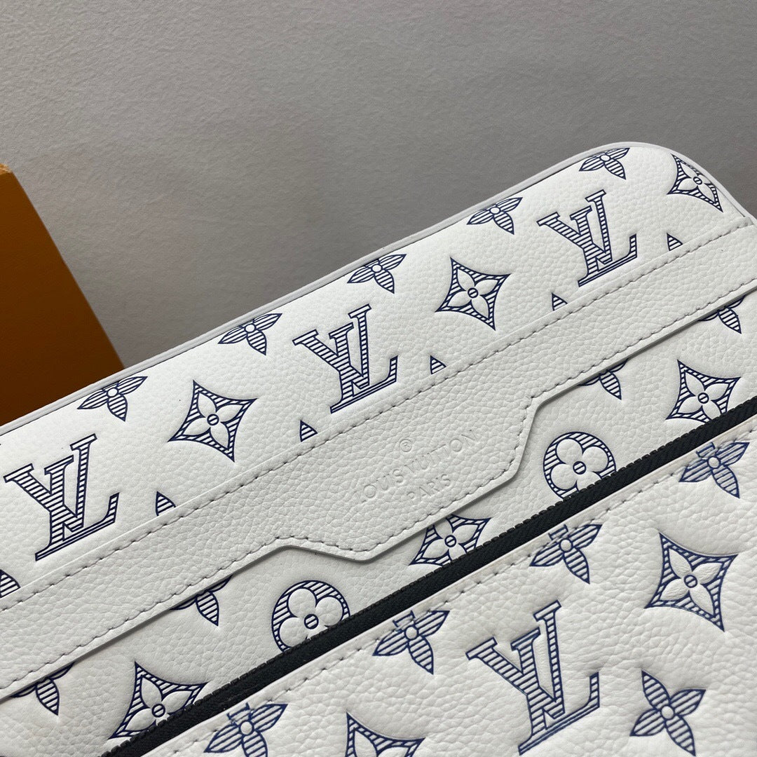 Louis Vuitton Trio Messenger