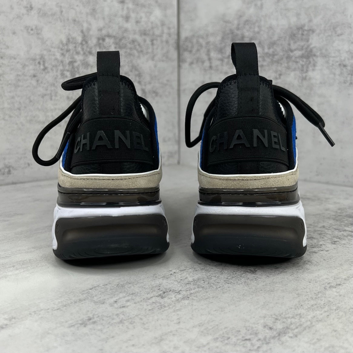 Chanel 22B "Beige-Blue-Black"