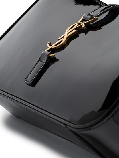 Saint Laurent le 5 à 7 Bag in Patent Leather