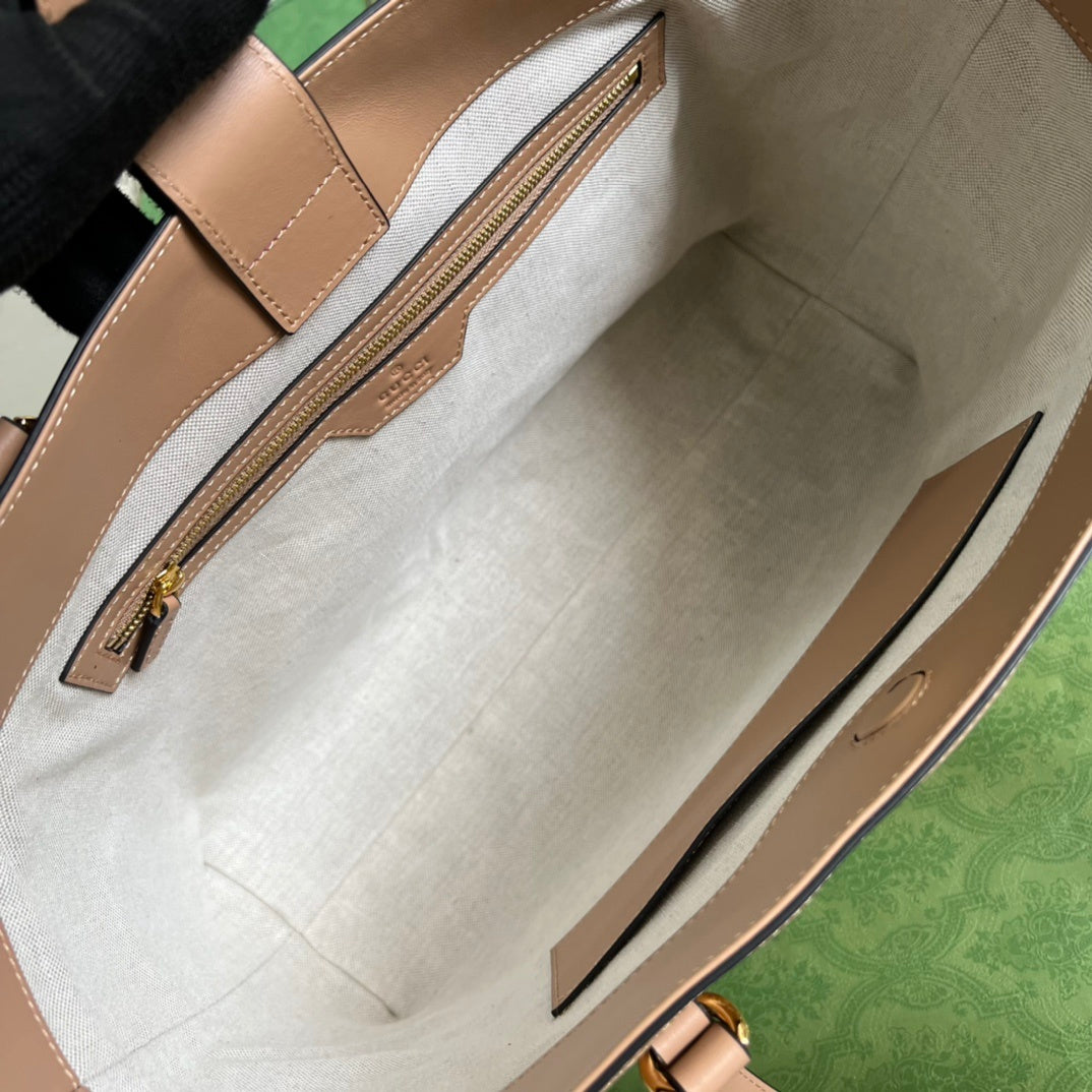 Gucci GG Matelassé Medium Tote