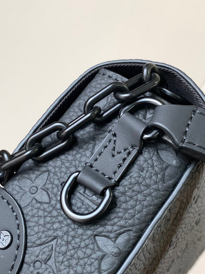 Louis Vuitton Steamer Wearable Wallet
