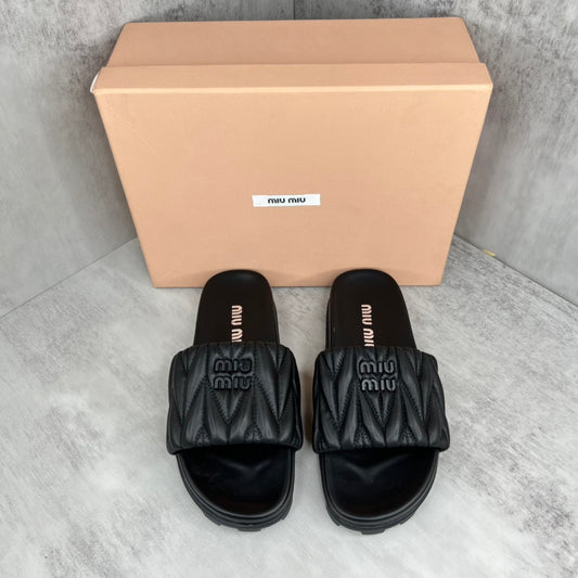 Miu Miu Slides "Black"
