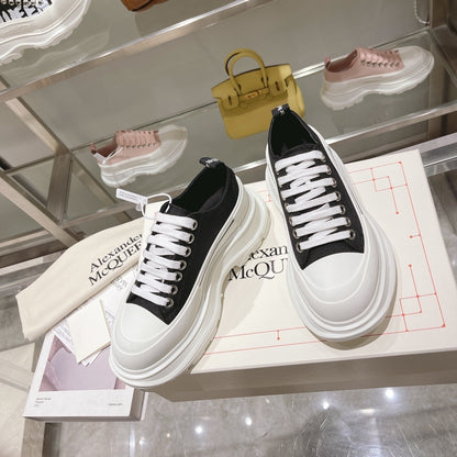 Alexander McQueen Tread Slick Low "Black"