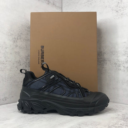 Burberry Arthur "Black-Blue"