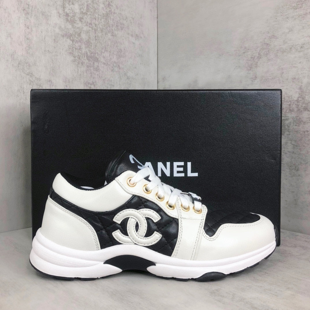 Chanel Interlocking CC "White-Black"