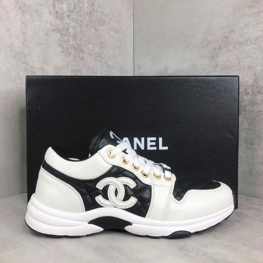 Chanel Interlocking CC "White-Black"