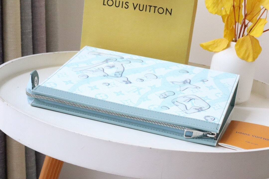 Louis Vuitton Pochette Voyage MM