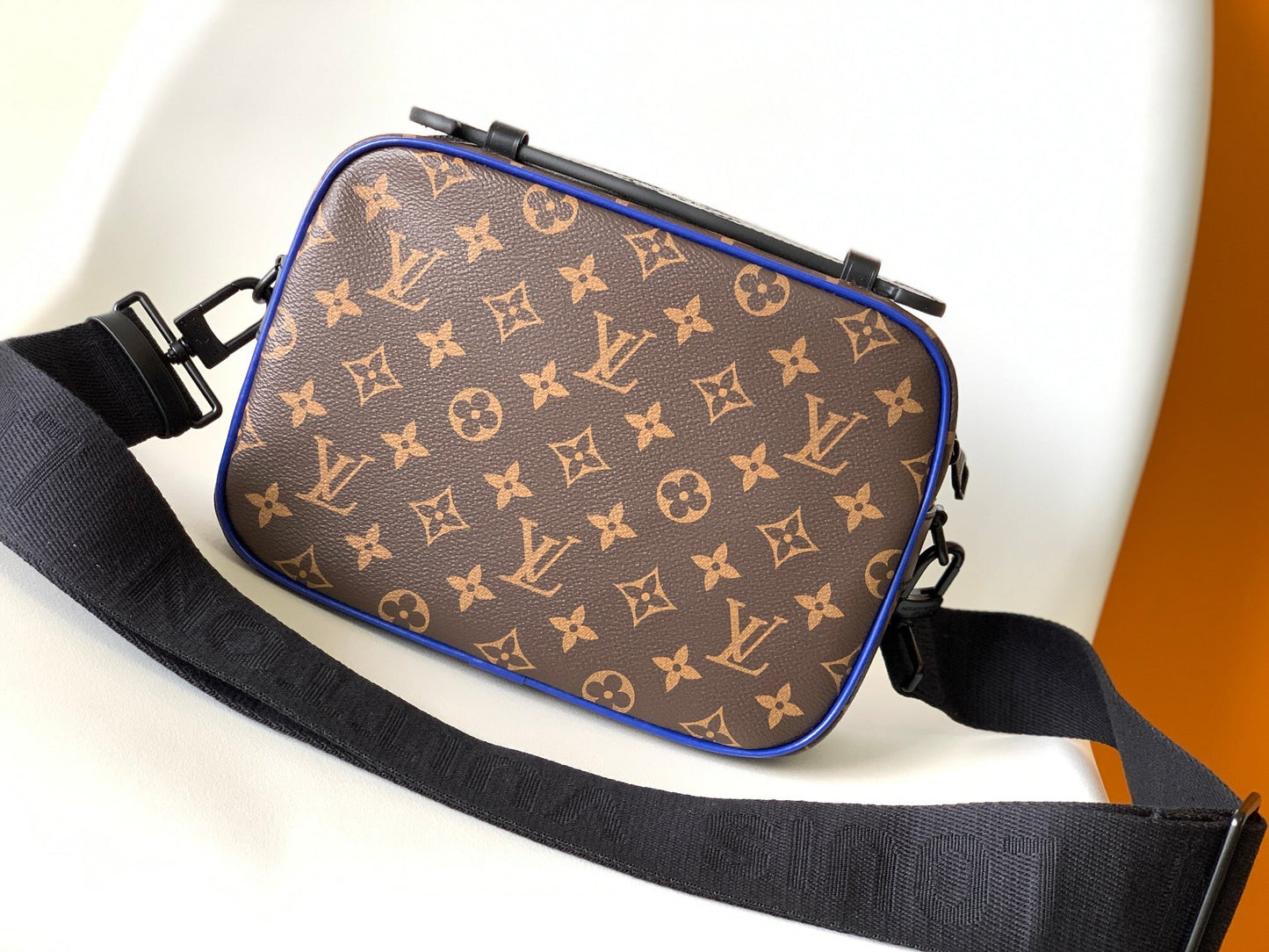Louis Vuitton S Lock Messenger