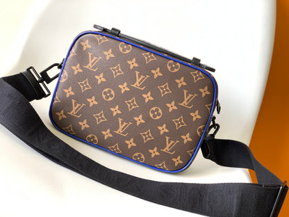 Louis Vuitton S Lock Messenger