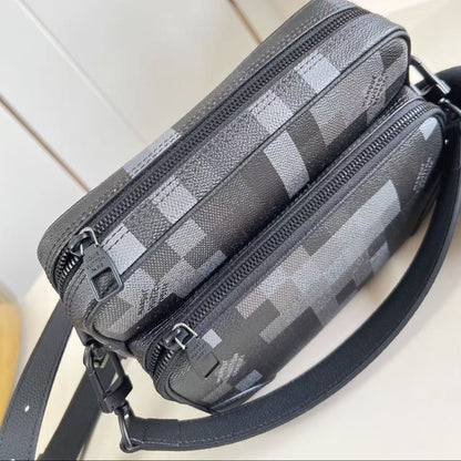Louis Vuitton Nil Messenger