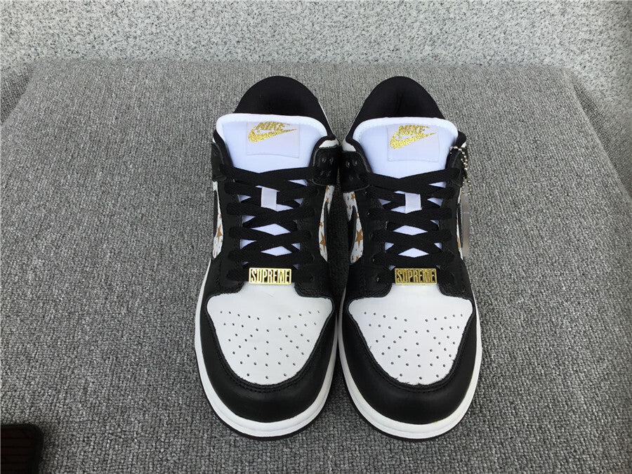 Supreme x Nike SB Dunk Low "Black Stars"