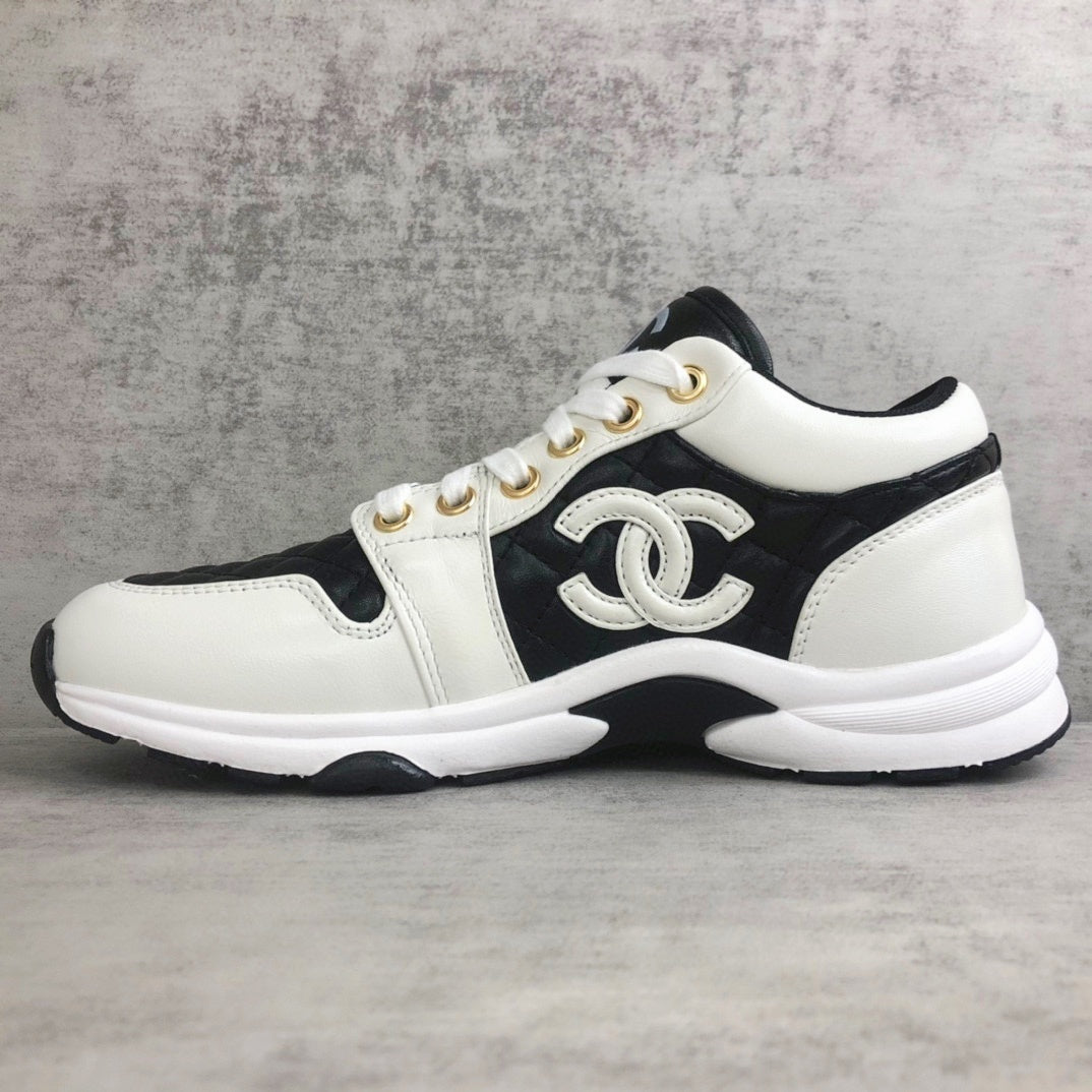 Chanel Interlocking CC "White-Black"