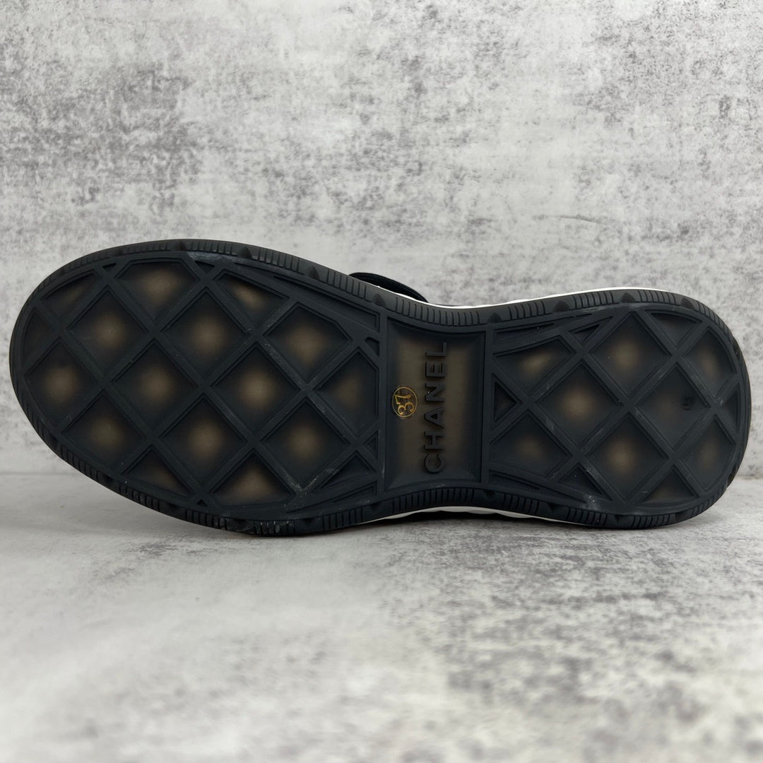 Chanel 22B "White-Pink-Blue"