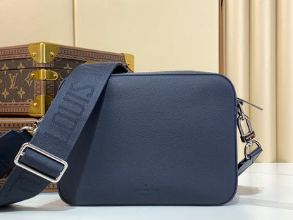 Louis Vuitton Fastline Messenger