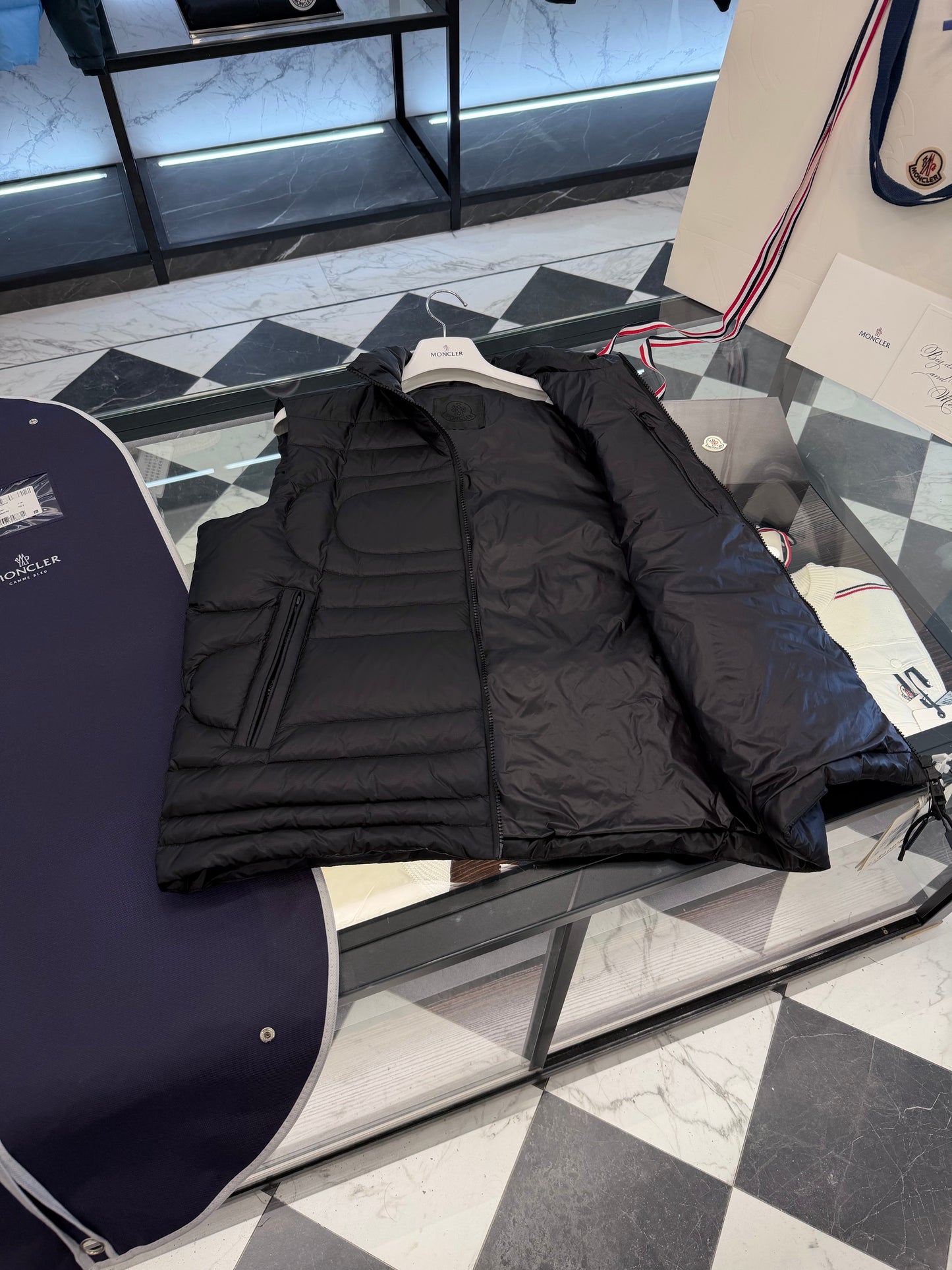 Moncler Emeishan Snake-Quilted Down Vest "Black"