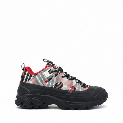 Burberry Arthur "Black-Red-White"