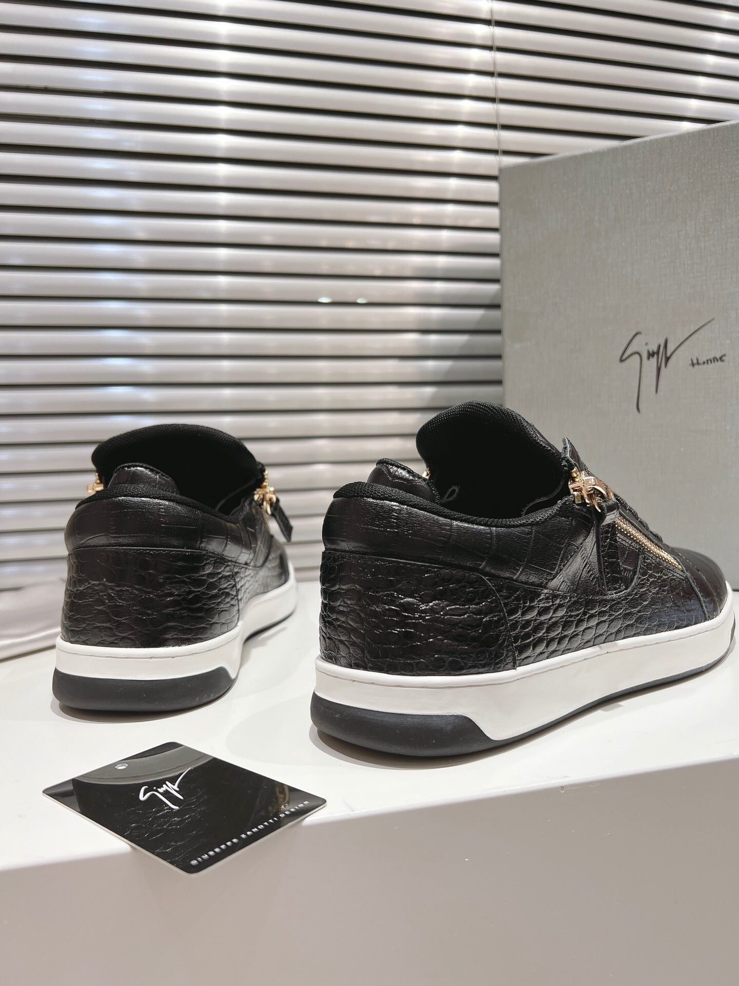 Giuseppe Zanotti GZ94 "Black Crocodile"