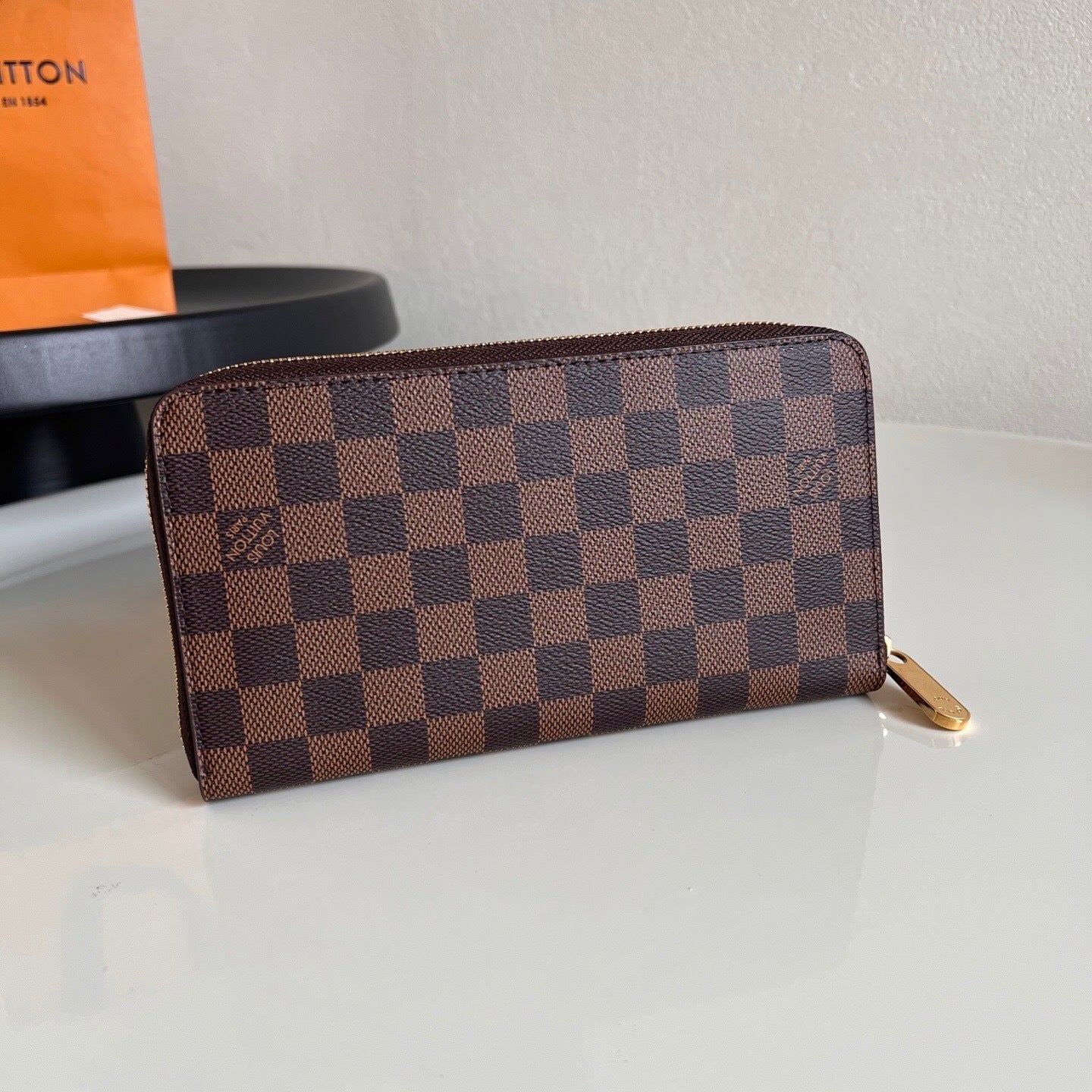 Louis Vuitton Zippy Wallet "Damier Ebene"