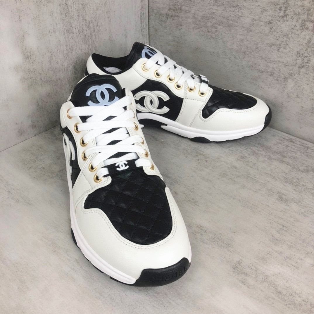 Chanel Interlocking CC "White-Black"