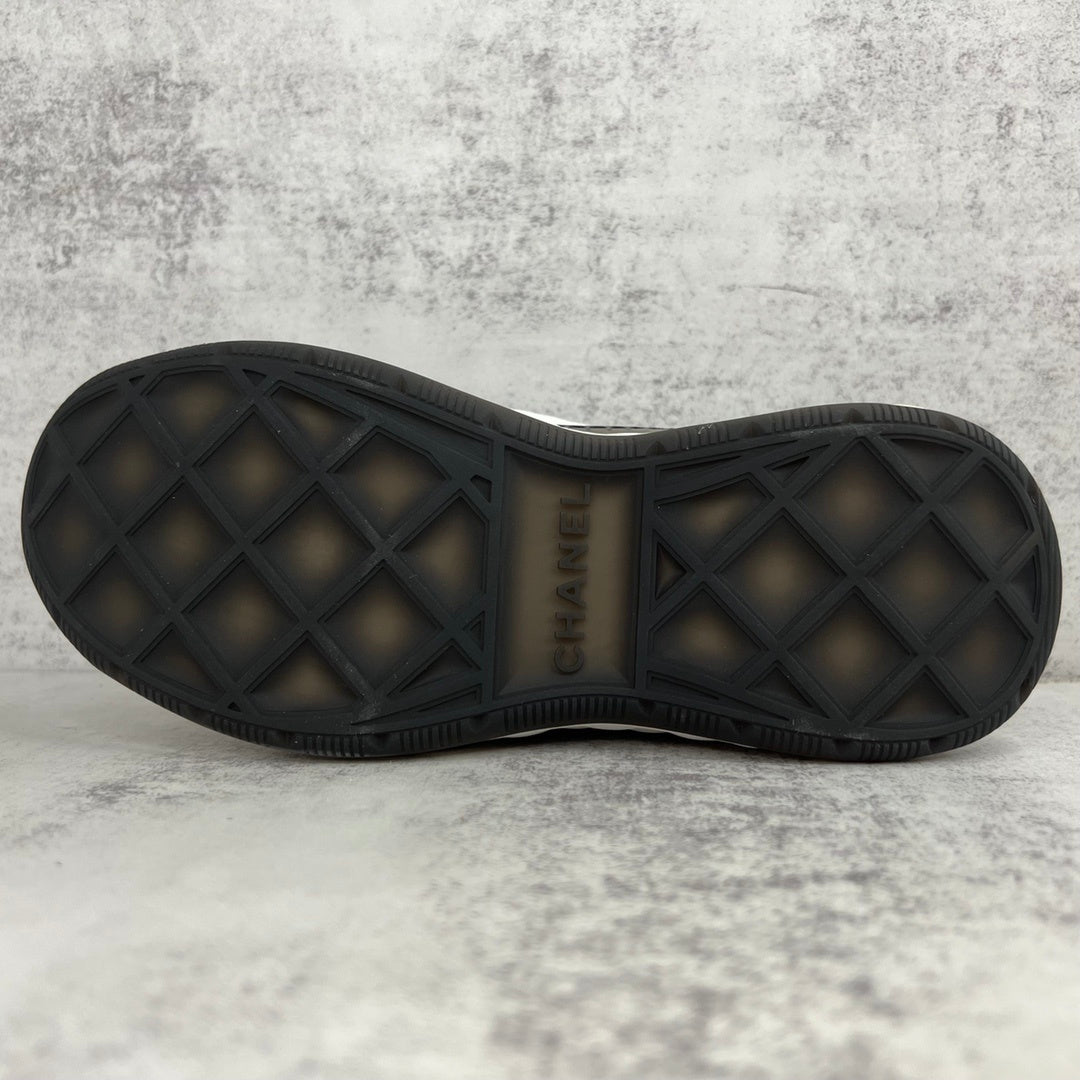 Chanel 22B "White-Grey-Black"