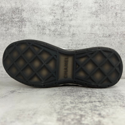 Chanel 22B "White-Grey-Black"