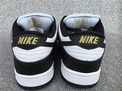 Supreme x Nike SB Dunk Low "Black Stars"