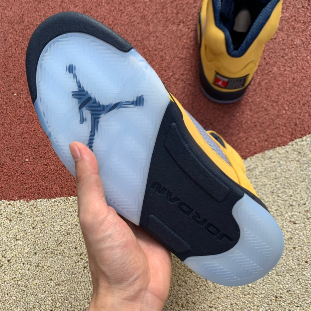 Air Jordan 5 Retro SE "Michigan"
