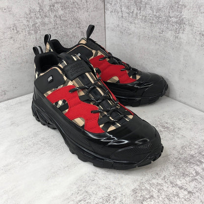 Burberry Arthur "Black-Red"