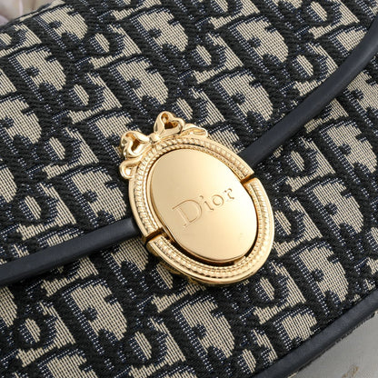 Dior Medium Dior Médaillon Flap Bag "Beige Dior Oblique Jacquard"