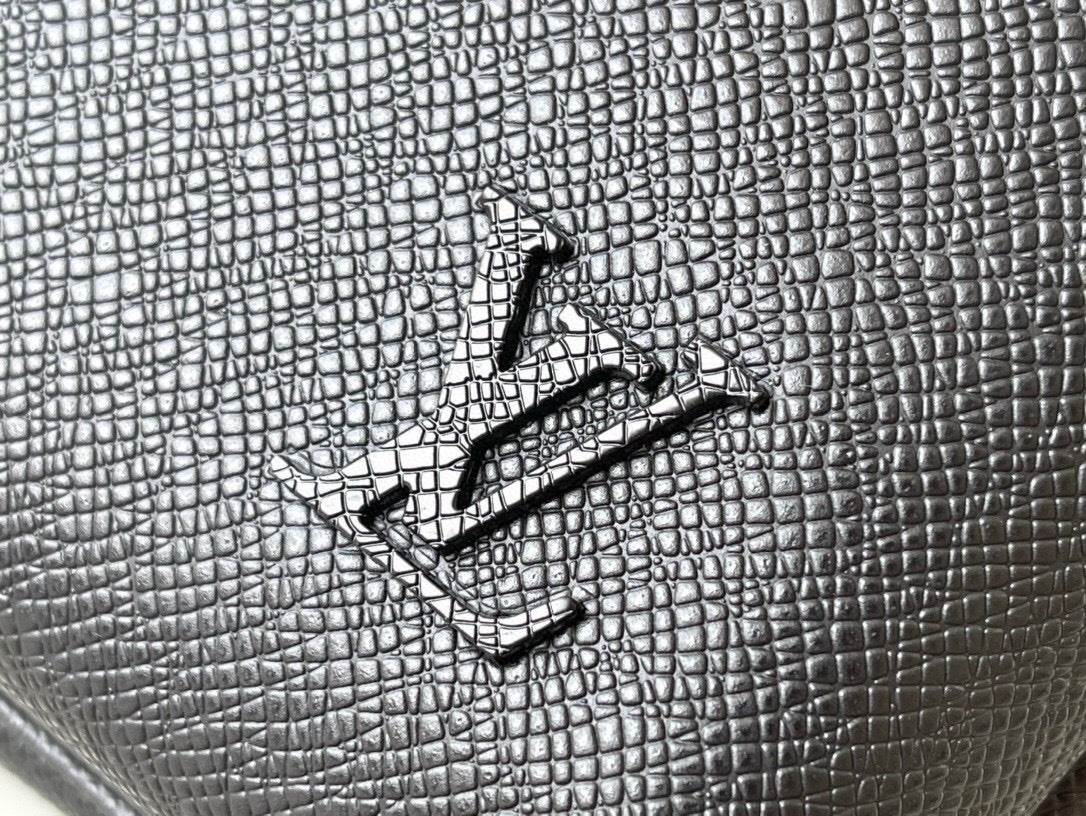 Louis Vuitton Avenue Slingbag