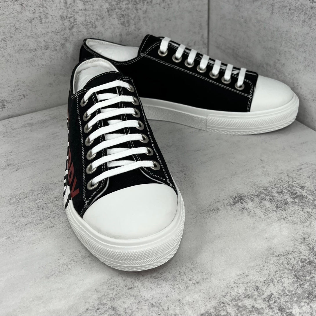 Burberry Larkhall "Black-Red"