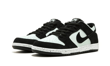 Nike SB Dunk Low "Barely Green"