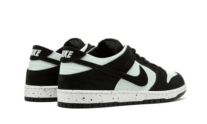 Nike SB Dunk Low "Barely Green"